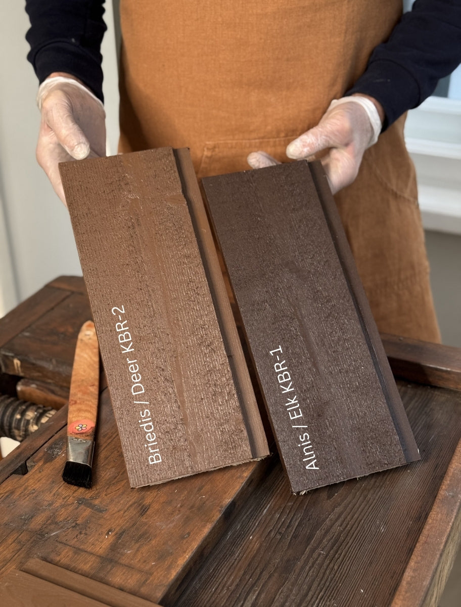 Comparision of two wooden boards - one is painted in Linseed Oil Paint Deer shade, second is painted in Linseed Oil Paint Elk shade.