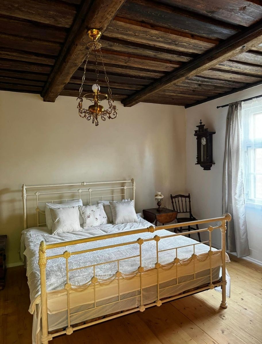 Boiled linseed oil stain Raven MB-6 interior