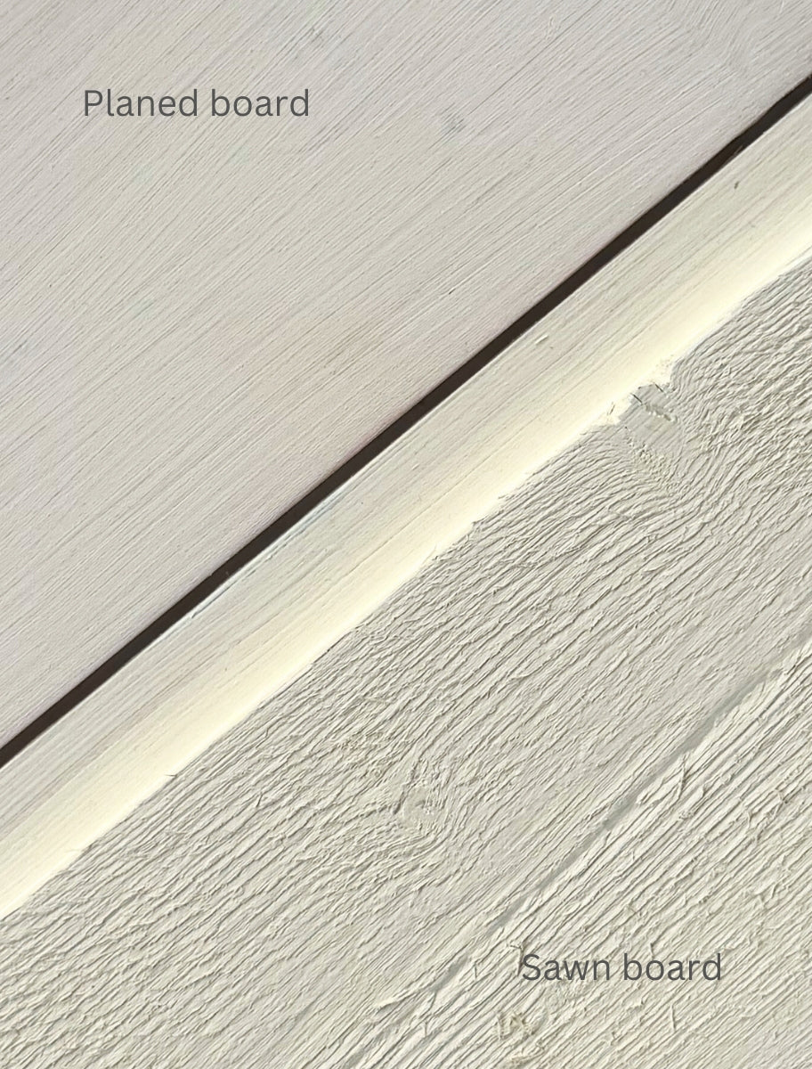 Comparison of planed board and sawn board painted with PainEco Linseed Oil Paint Milk white shade.